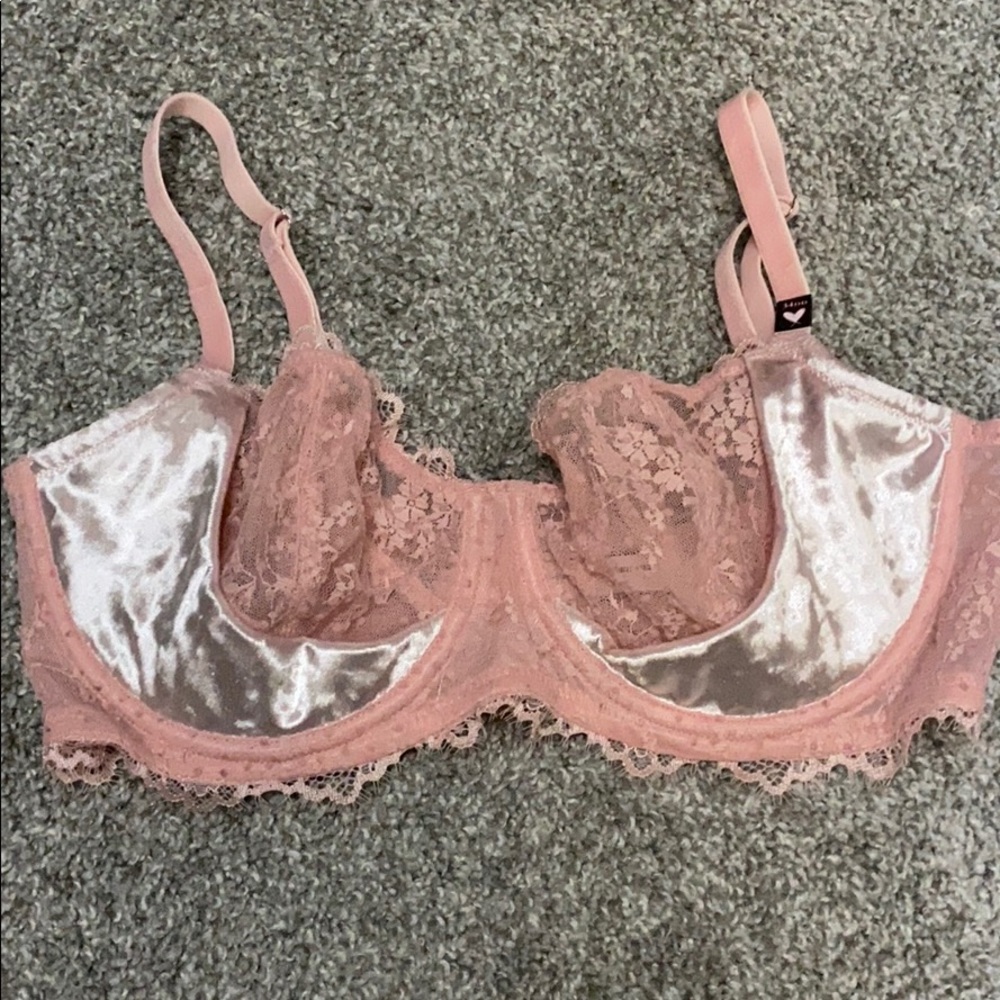 Victoria’s Secret Lace/ Velvet Bra